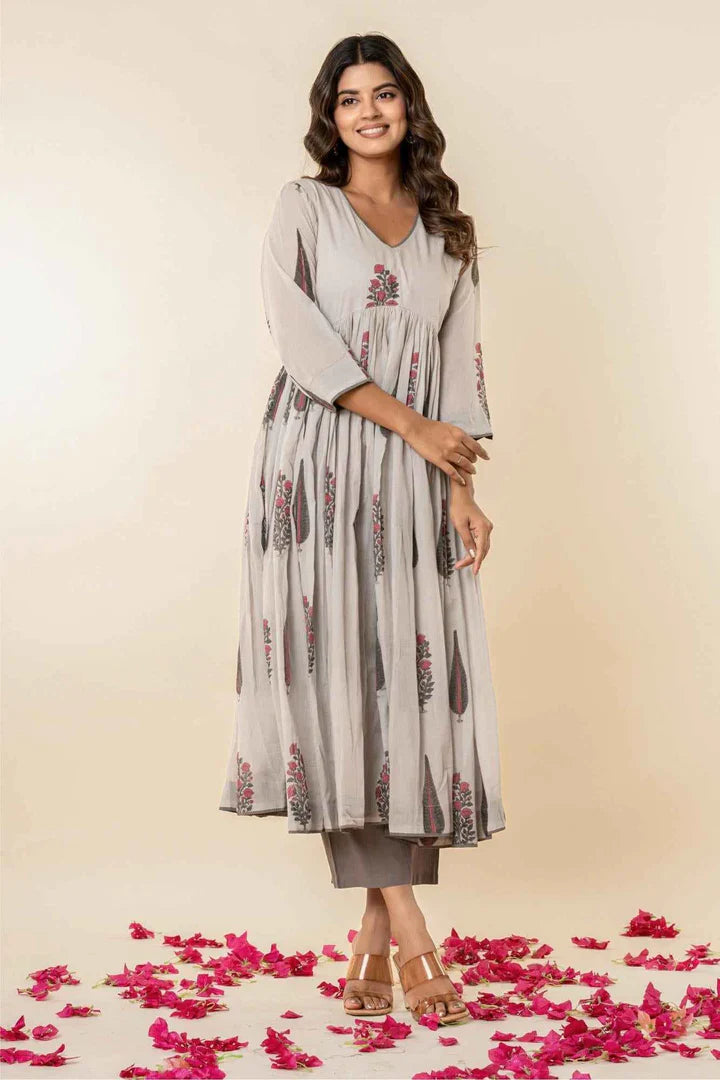Women’s Floral Printed Flared Kurta with Pants – Grey